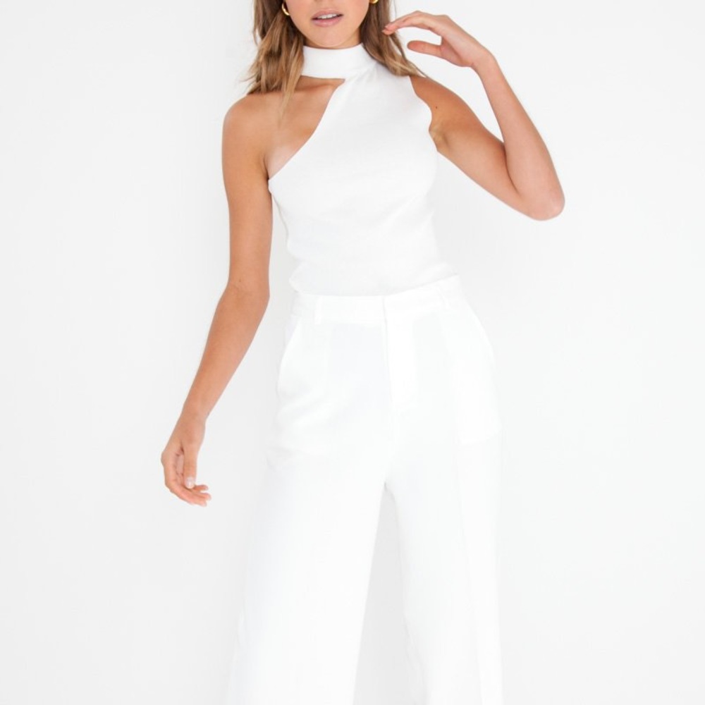 Style Addict Mattea Sleeveless Top in White
